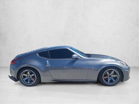 Used 2020 Nissan 370Z Coupe RWD image 4
