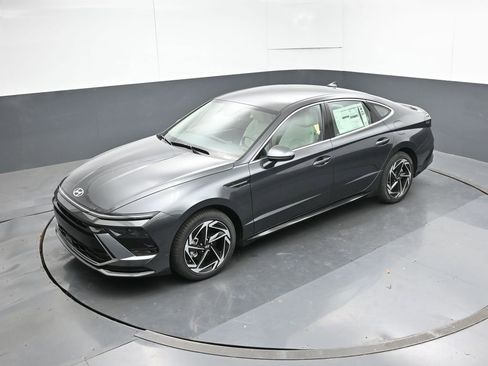 New 2026 Hyundai Sonata SEL FWD image 18