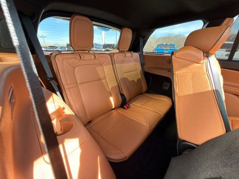 Used 2024 Lincoln Aviator Black Label w/ Jet Package image 11