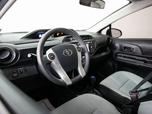 Used 2015 Toyota Prius C One image 6