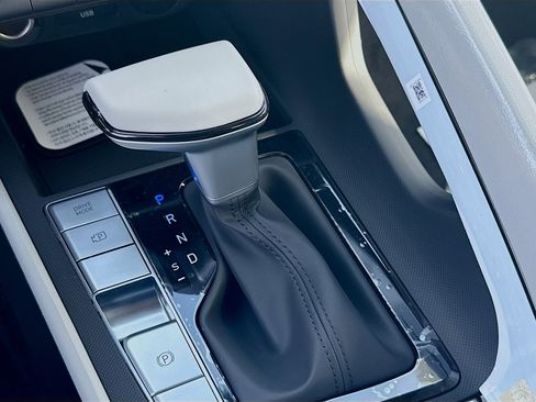 New 2026 Hyundai Elantra Limited FWD image 13