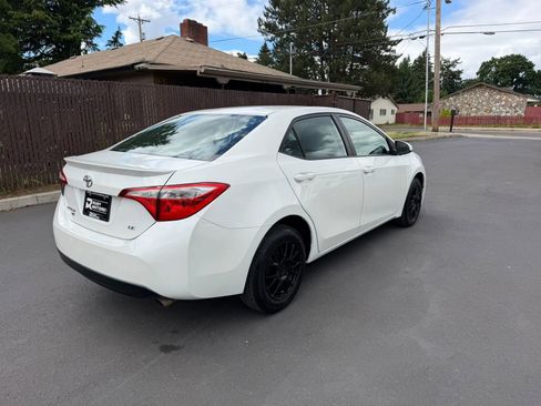 Used 2014 Toyota Corolla LE FWD image 4