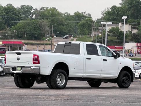 Used 2024 RAM 3500 Tradesman w/ Chrome Appearance Group AWD/4WD image 7