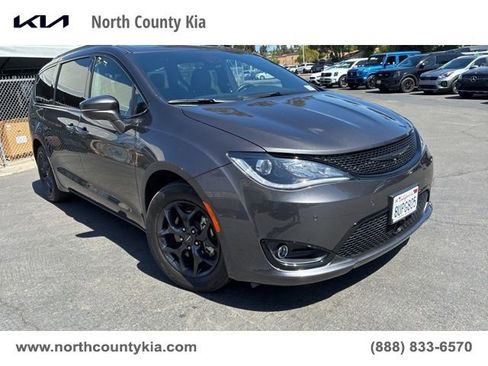 Used 2020 Chrysler Pacifica Limited w/ Advanced Safetytec Group image 1