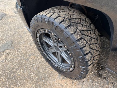 Used 2018 Chevrolet Silverado 1500 LT w/ All Star Edition AWD/4WD image 11