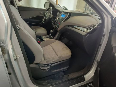 Used 2013 Hyundai Santa Fe GLS image 9