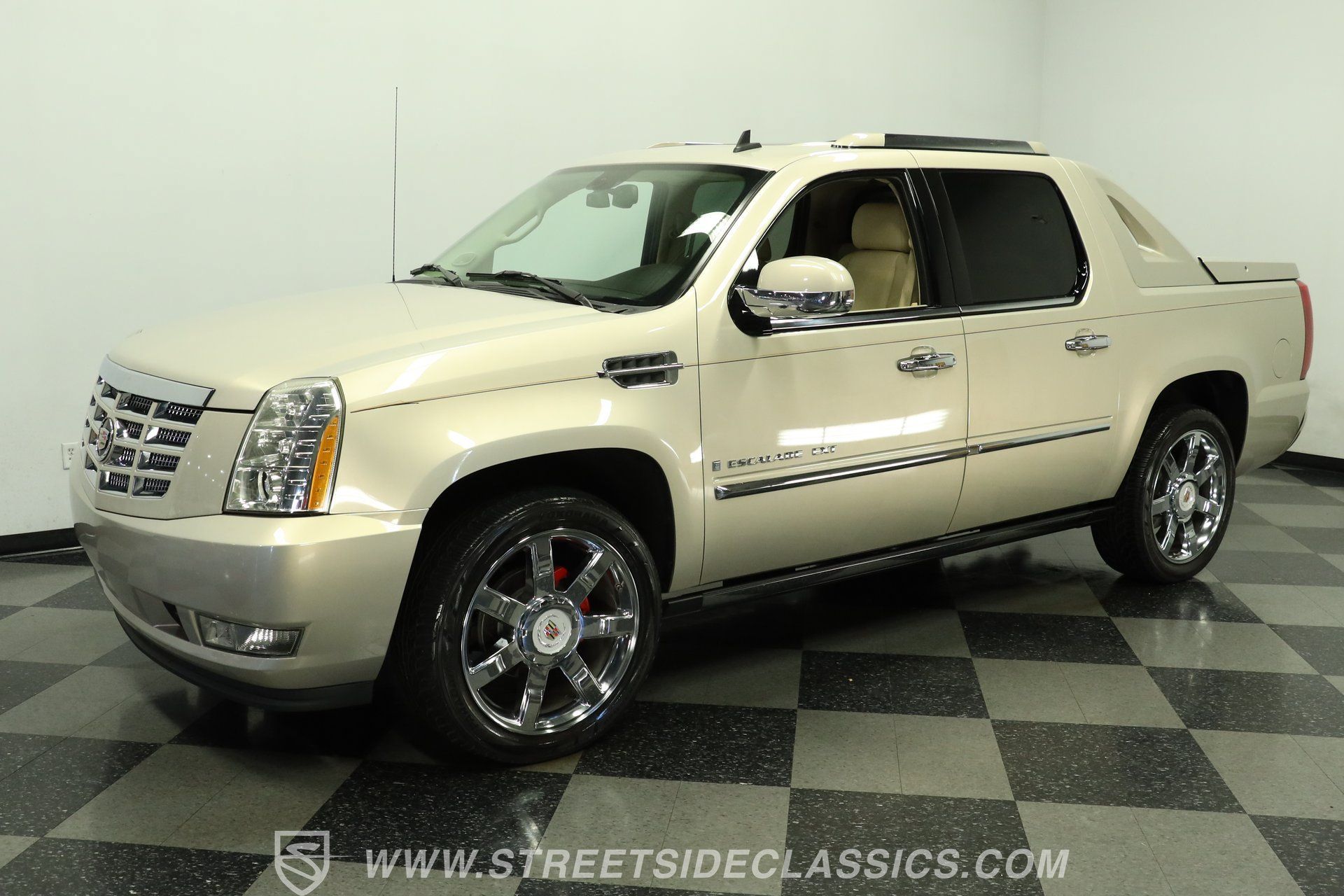 Used 2007 Cadillac Escalade EXT w/ Information Package AWD/4WD image 6