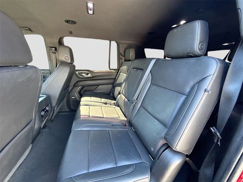 Used 2021 Chevrolet Suburban LT image 26