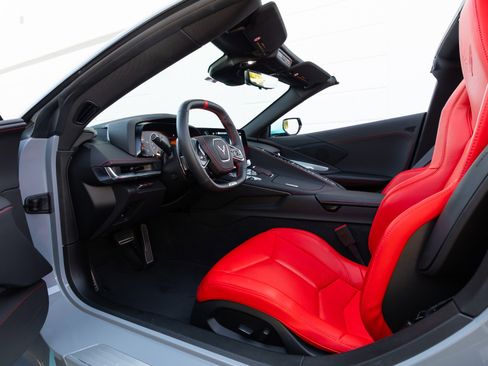 Used 2025 Chevrolet Corvette Z06 RWD image 5