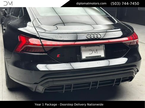 Used 2022 Audi RS e-tron GT w/ Year 1 Package image 16