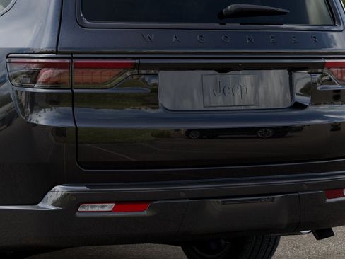 New 2025 Jeep Wagoneer L Series II w/ Convenience Group I AWD/4WD image 13