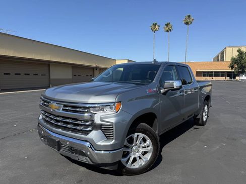 Used 2025 Chevrolet Silverado 1500 LTZ w/ LTZ Premium Package AWD/4WD image 3