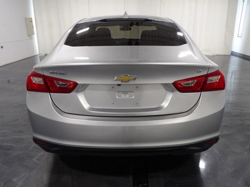 Used 2017 Chevrolet Malibu LT image 5