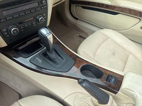 Used 2013 BMW 328i Convertible image 14