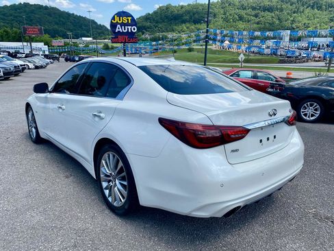 Used 2018 INFINITI Q50 Luxe w/ Essential Package (3.0T Luxe) AWD/4WD image 5