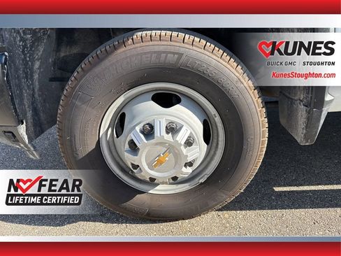 Used 2024 Chevrolet Silverado 3500 W/T image 15