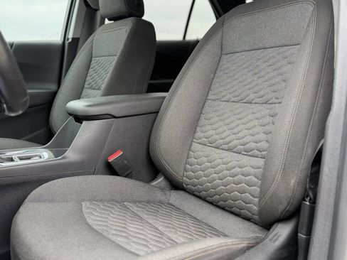 Used 2018 Chevrolet Equinox LT image 12