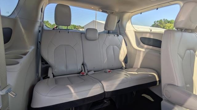 Used 2021 Chrysler Pacifica Touring-L AWD/4WD image 14