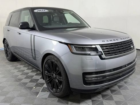 Used 2025 Land Rover Range Rover SE AWD/4WD image 10