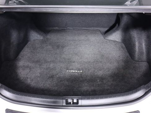 Used 2018 Toyota Corolla LE w/ Carpet Mat Package (TMS) FWD image 31