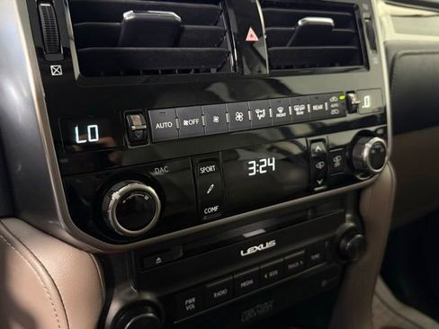 Used 2022 Lexus GX 460 Luxury w/ Accessory Package AWD/4WD image 23