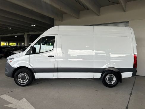 Used 2025 Mercedes-Benz Sprinter 2500 image 8