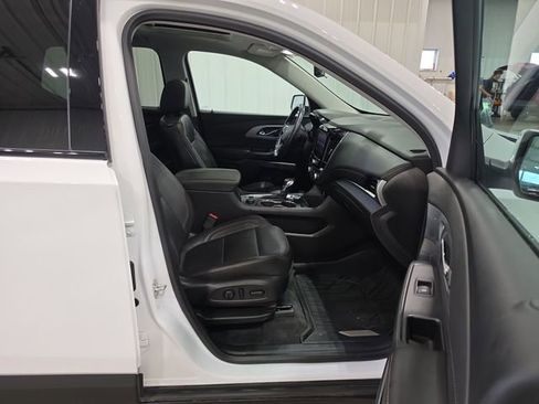 Used 2021 Chevrolet Traverse RS w/ LPO, Floor Liner Package AWD/4WD image 33