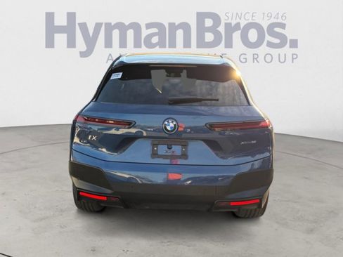 Used 2025 BMW iX xDrive50 w/ Convenience Package image 4