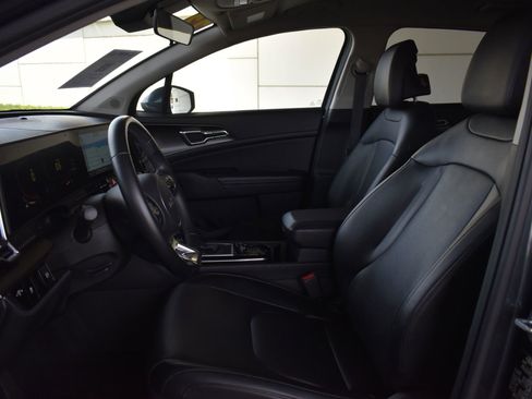 Used 2023 Kia Sportage EX FWD image 16