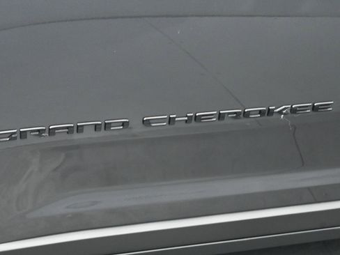 New 2025 Jeep Grand Cherokee L Limited w/ Black Appearance Package image 13