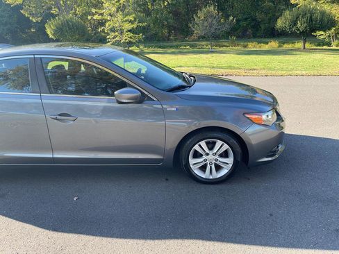 Used 2013 Acura ILX Hybrid w/ Technology Package image 17