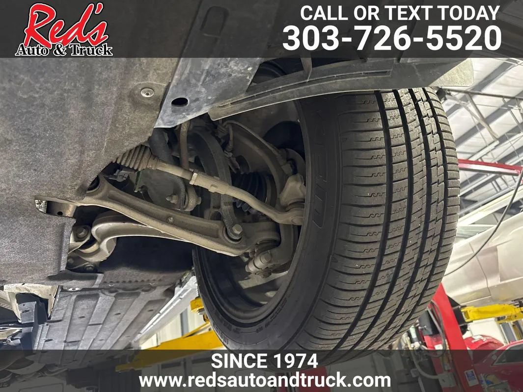 Used 2018 Porsche Macan Sport Edition AWD/4WD image 23