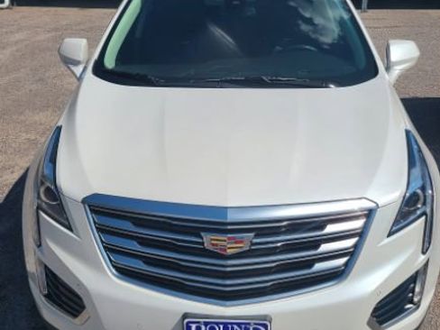 Used 2017 Cadillac XT5 Luxury w/ Driver Awareness Package image 8