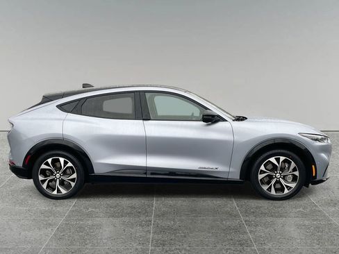 Used 2022 Ford Mustang Mach-E Premium image 6