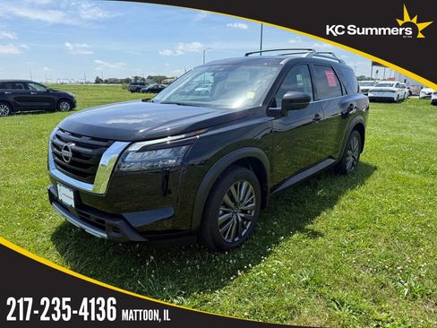 Certified 2025 Nissan Pathfinder SL w/ SL Premium Package AWD/4WD image 1