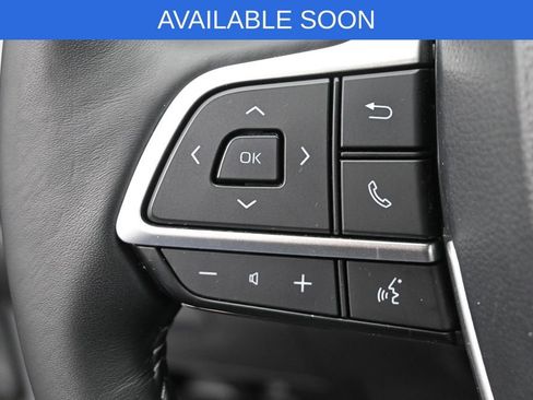 Used 2022 Toyota Highlander XLE AWD/4WD image 17