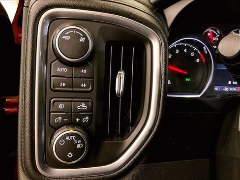 Used 2019 Chevrolet Silverado 1500 LT Trail Boss AWD/4WD image 31