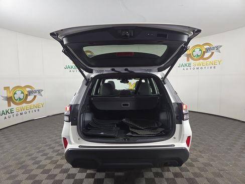 Used 2025 Subaru Forester Premium AWD/4WD image 32