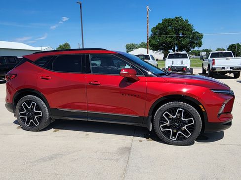 Used 2025 Chevrolet Blazer RS w/ Driver Confidence II Package AWD/4WD image 3