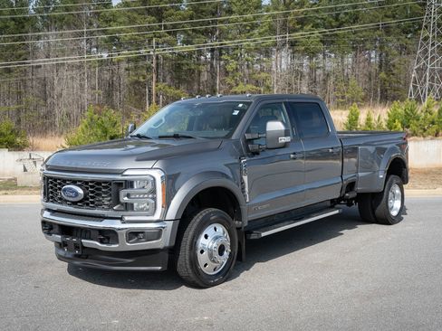 Used 2023 Ford F450 Lariat w/ FX4 Off-Road Package image 11