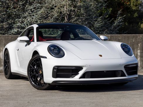 Used 2022 Porsche 911 Carrera GTS RWD image 6