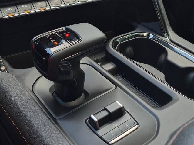 Used 2024 GMC Sierra 1500 AT4 w/ Technology Package AWD/4WD image 14