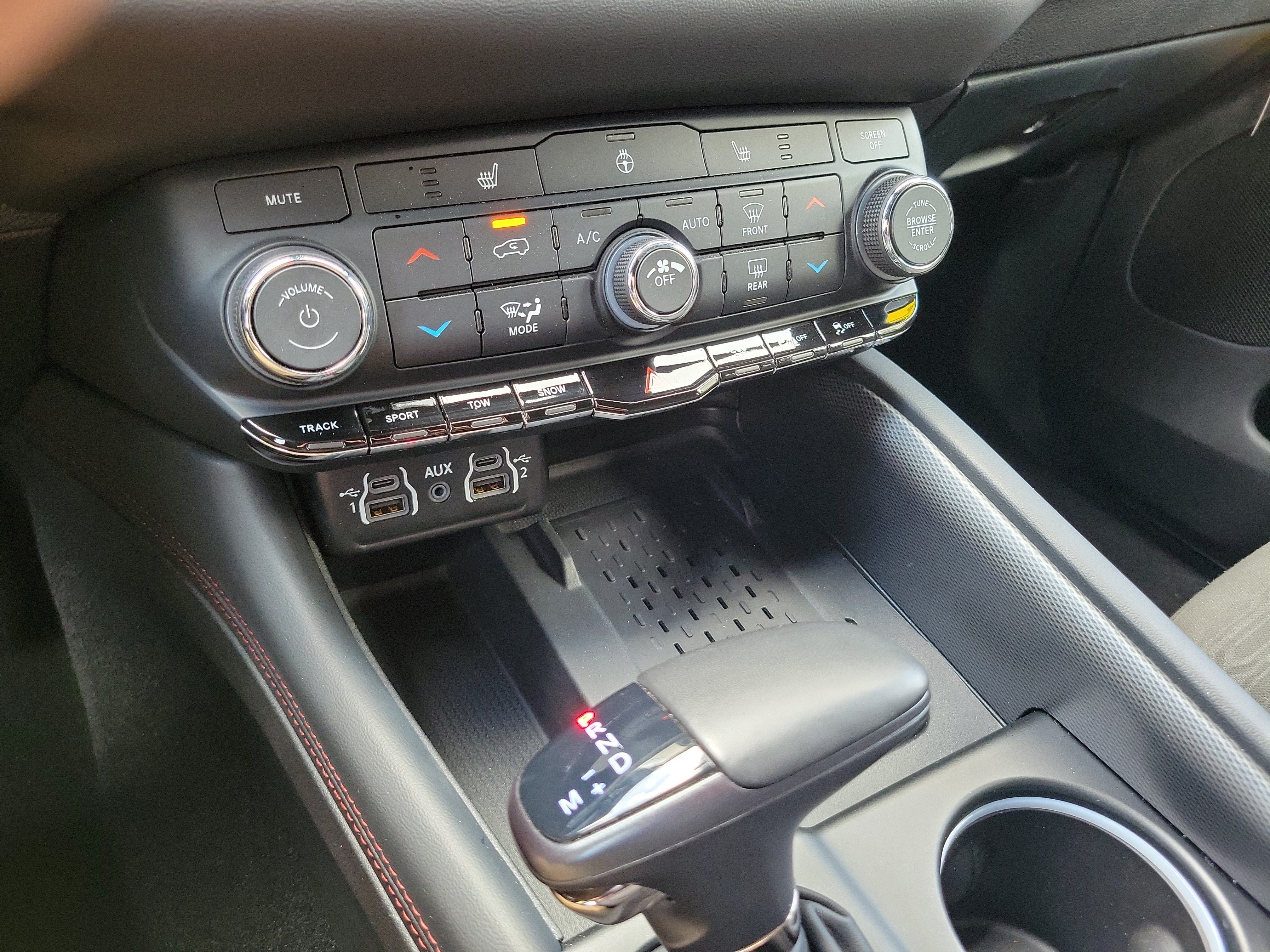 Used 2026 Dodge Durango GT w/ Tow 'N Go Package AWD/4WD image 29