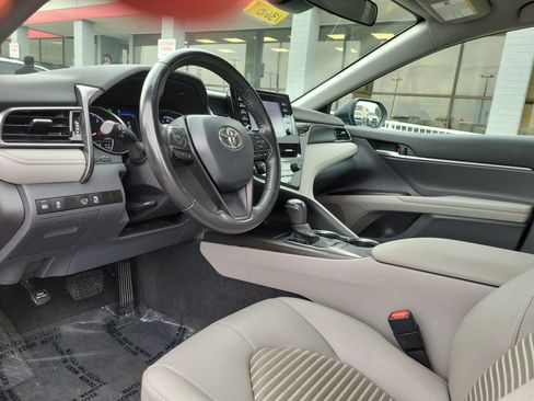 Used 2024 Toyota Camry SE FWD image 19