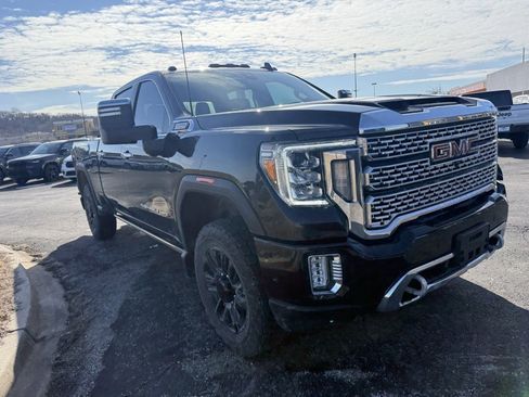 Used 2022 GMC Sierra 2500 Denali w/ Denali Black Diamond Edition image 4