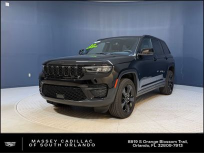 Used 2023 Jeep Grand Cherokee Altitude