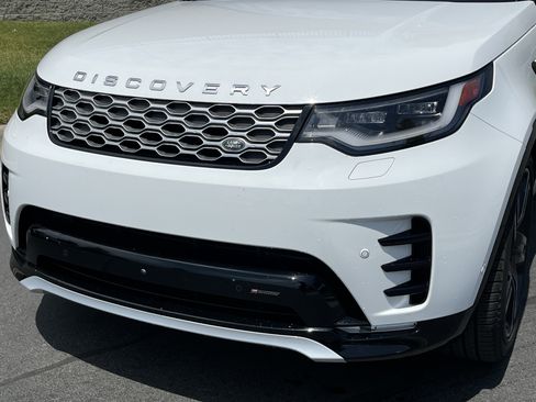 Certified 2023 Land Rover Discovery Metropolitan Edition AWD/4WD image 12