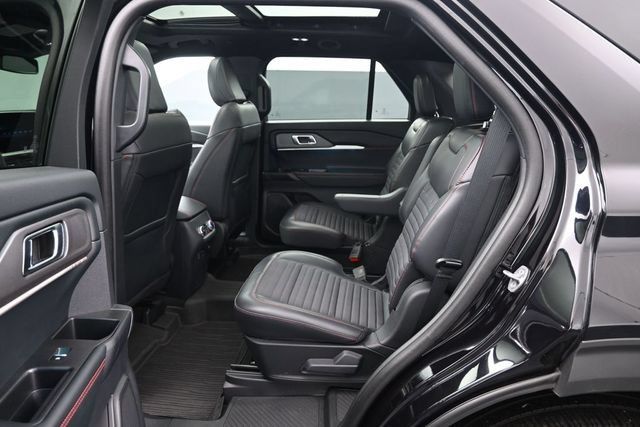 Certified 2025 Ford Explorer ST-Line w/ Premium Package AWD/4WD image 22