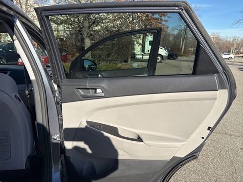 Used 2017 Hyundai Tucson SE image 33