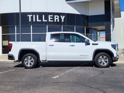 Used 2025 GMC Sierra 1500 SLT image 1